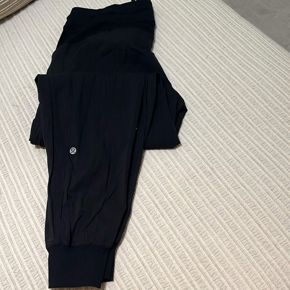 Lululemon dance joggers